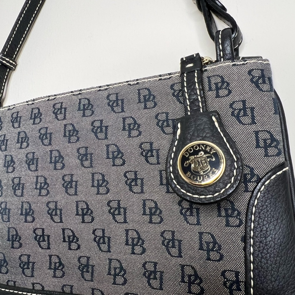 Vintage Dooney & Bourke Black and Gray Logo Shoulder Bag - Picture 2 of 5